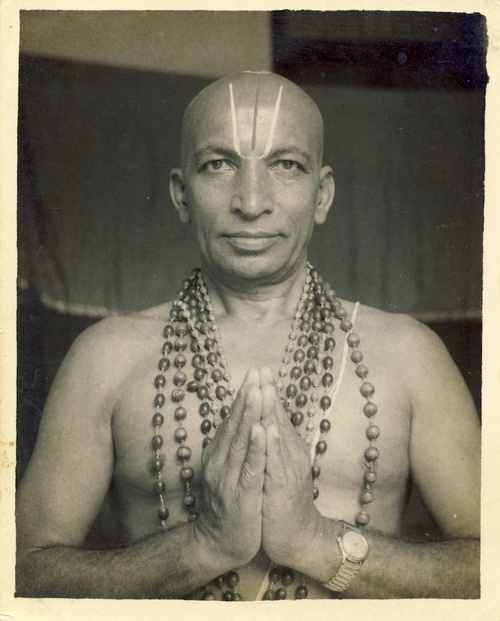 Ashtanga Opening And Closing Mantra (With Translation)